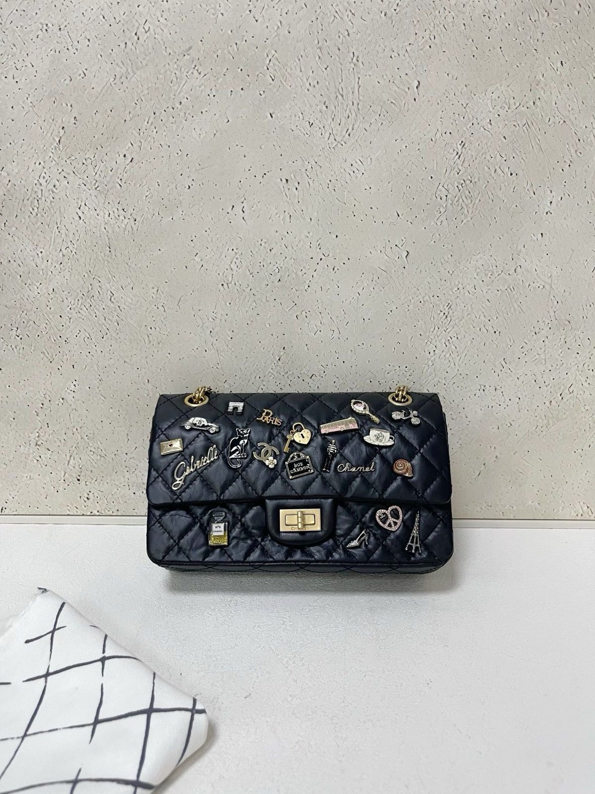 Chanel Lucky charm reissue 2.55 small Flap bag限定徽章(Item Code 