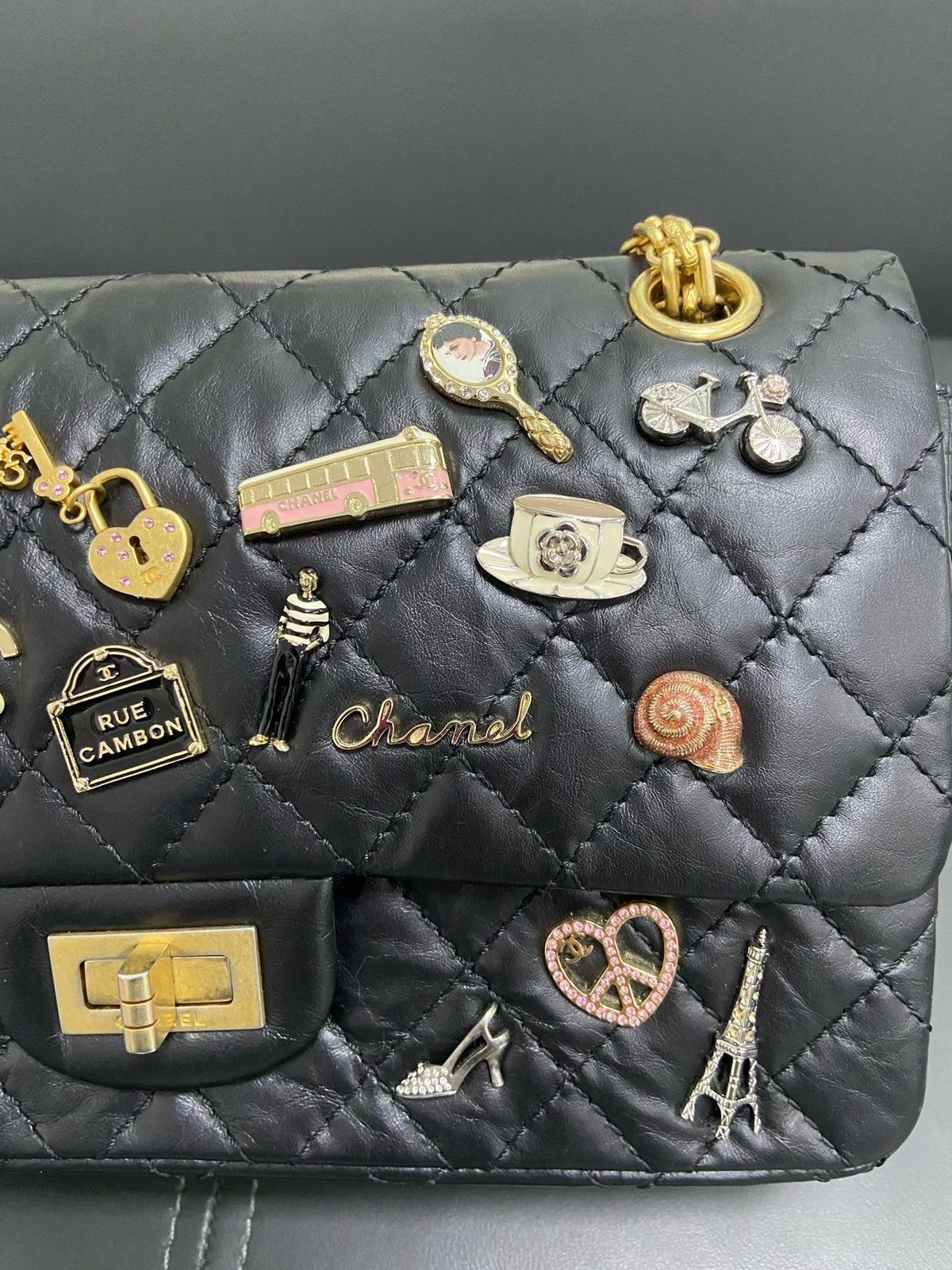 Chanel Lucky charm reissue 2.55 small Flap bag限定徽章(Item Code 